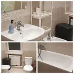 Wila Airport Hostel Varsó