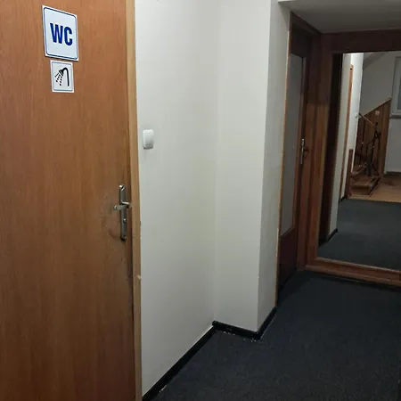 Wila Airport Hostel
