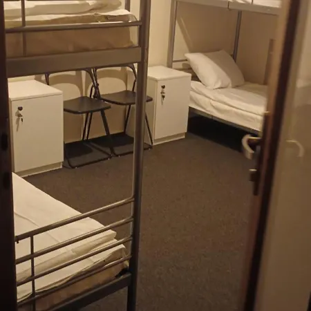 بيت شباب Wila Airport وارسو