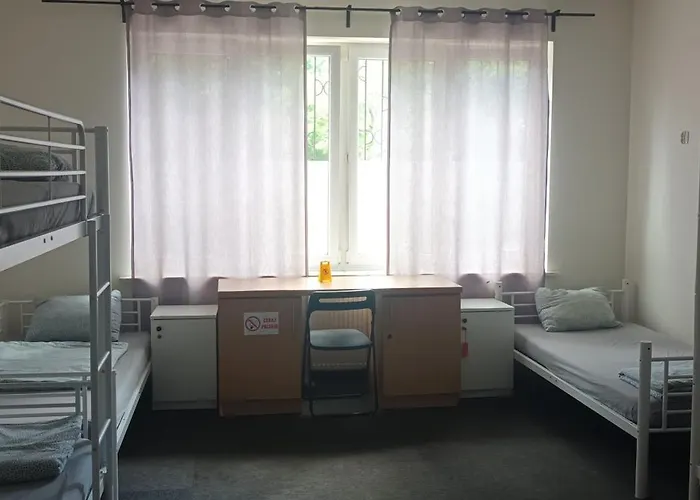 Wila Airport Hostel *