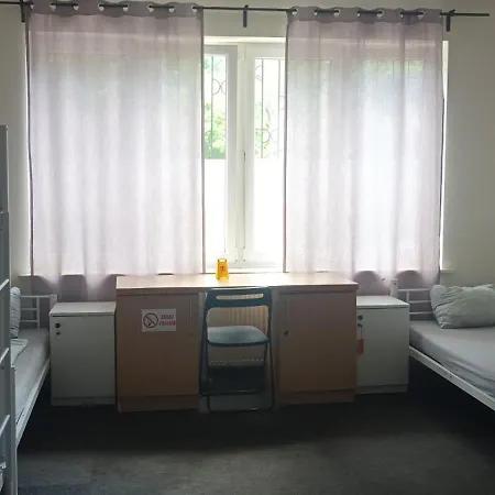 Wila Airport Hostel *